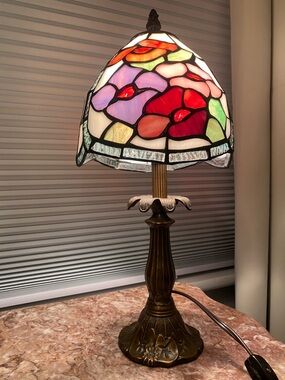 Dale Tiffany Stained Glass Lamp in Red, Purple, Green, White